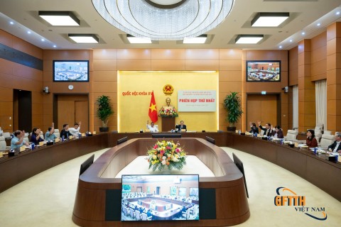 hop uy ban sua hien phap 1746493947870[1]